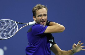Australia Open: Punya Stamina Bagus, Medvedev Berhasil Lolos ke Babak Kedua