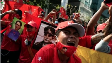 Tolak Kudeta Myanmar, Seorang Demonstran Kritis Setelah Ditembak