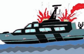 Duaarr!! Satu Kapal Meledak di Samarinda, Asap Hitam Selimuti Mahakam