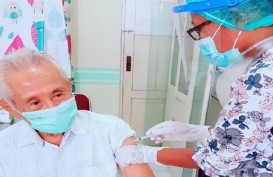 Berusia 80 Tahun, Ini Dokter Tertua Disuntik Vaksin Covid-19 di Ambon