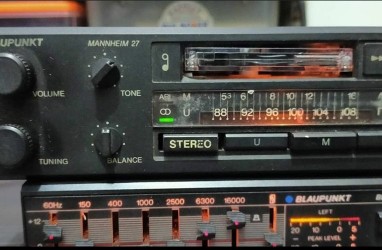 PERANGKAT AUDIO : Menjaga Orisinalitas dengan Tape Mobil Lawas