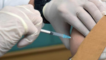 Epidemiolog Sarankan Vaksinasi Tenaga Pendidik Jadi Prioritas Setelah Nakes