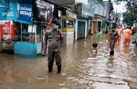 Banjir Jakarta: Tiga Pintu Air Siaga II, Warga Diminta Waspada