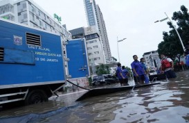 Banjir Jakarta: Singgung Depok, Anies Pastikan Jalan Ibu Kota Kembali Normal