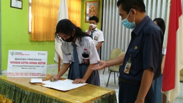 Yayasan AHM Beri Beasiswa Pembelajaran Jarak Jauh