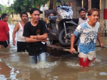 Banjir Masih Rendam Bekasi, Ketinggian Hingga 2,5 Meter