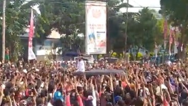 Politisi hingga Netizen Sindir Jokowi, Langgar Prokes saat Ke NTT