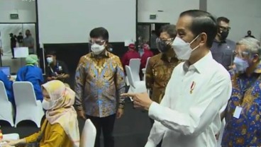 Jokowi Tinjau Vaksinasi Covid-19 5.500 Wartawan di Jakarta 