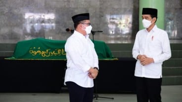 Jokowi Melayat Mendiang Artidjo Alkostar di UII Yogyakarta