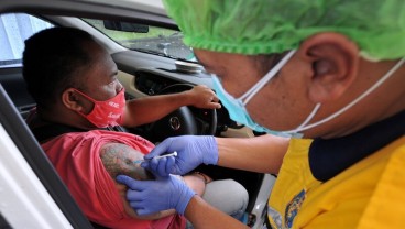 Pengemudi Angkutan Umum di Bali Mulai Memperoleh Vaksin Covid-19