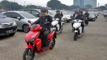 Sandiaga Uno Jajal Motor Listrik Gesits: Cocok Buat Eco Tourism