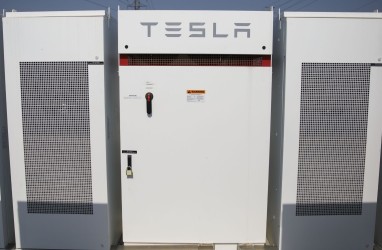 Tarik Ulur Tesla dan Sinyal Elon Musk untuk Emiten Nikel