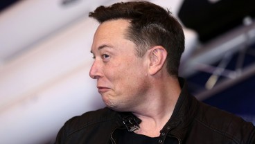 Saham Merosot, Bos Tesla Elon Musk Kehilangan Kekayaan Rp388 Triliun