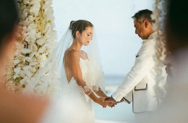 Foto-Foto Cantik Pernikahan Julie Estelle dan David Tjiptobiantoro di Maldives