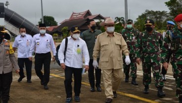 Menhan Prabowo Tinjau Lahan Singkong di Lahan Food Estate Kalteng