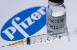 Lansia di Korea Selatan Disuntik Vaksin Pfizer