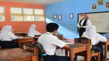 Bupati Karawang Sambangi Sekolah Pastikan Kesiapan Jelang Belajar Tatap Muka