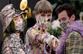 Deretan Musisi dengan Masker Eksentrik di Grammy Awards 2021