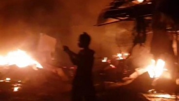 Pasar Tradisional Campurdarat Tulungagung Terbakar