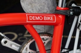 Sekjen Kemensos Serahkan Brompton dari Tersangka Bansos ke KPK