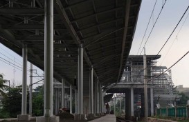 KAI Kembali Tertibkan Bangunan Liar Lintas Pasar Senen - Ancol