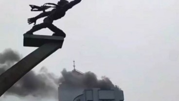 Rooftop Graha Mustika Ratu Kebakaran, 8 Damkar Dikerahkan