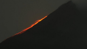 Gunung Merapi Luncurkan Guguran Lava Pijar 9 Kali, Capai 1 Km