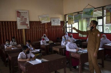 Jelang Tatap Muka di Sekolah Kab. Cirebon Percepat Vaksinasi Guru