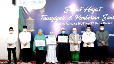 Bank Kalsel Gelar Salat Hajat, Tausyiyah dan Pemberian Santunan Dalam Rangka HUT Ke-57 Bank Kalsel