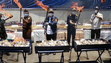 25,6 Juta Rokok Ilegal di Jawa Tengah Dimusnahkan