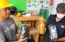 Warga Purwakarta Budi Daya Maggot untuk Mengurai Sampah