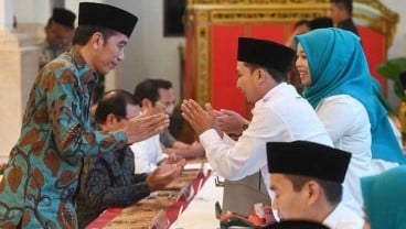 Ekonom Bahana: Potong Gaji PNS untuk Zakat Bisa Kurangi Ketimpangan