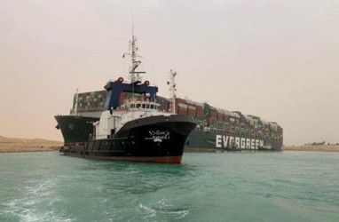 Kapal Nyangkut di Terusan Suez Berhasil Digeser 29 Meter