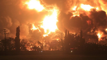 Video Detik-detik Meledaknya Kilang Minyak Pertamina Indramayu Direkam Netizen
