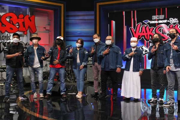 Berkolaborasi dengan Media Group, grup band Slank baru saja meresmikan kampanye Vaksin untuk Indonesia yang disampaikan melalui sebuah hiburan inspiratif, Senin (29/3).
