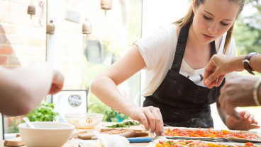 Menumbuhkan Keterampilan Kuliner Pada Perempuan Sebagai Bekal Bisnis