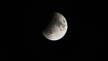 Berapa Lama Waktu Dibutuhkan untuk Keliling Bulan?