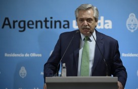 Sudah Divaksin Sputnik V, Presiden Argentina Positif Covid-19