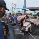 Tim Gabungan Mencari 17 Nelayan Hilang Pasca Kecelakaan Kapal di Indramayu