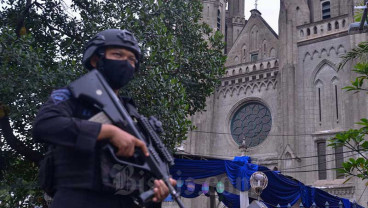 Gereja di Indonesia Dijaga Brimob Saat Ibadah Tri Hari Suci