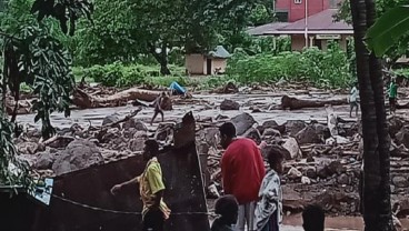 Tinjau Banjir Bandang Flores Timur, Doni Monardo Terbang ke NTT