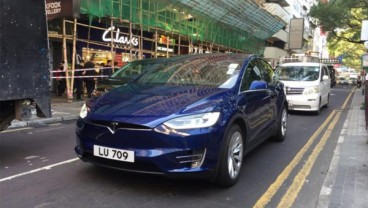Autopilot Mobil Tesla Menyerah Hadapi Jalanan Macet di Vietnam
