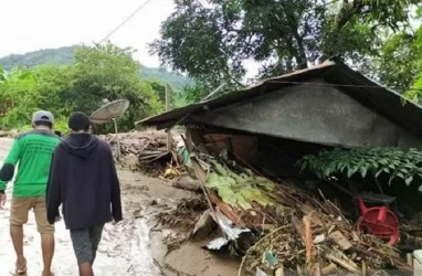 72 Korban Tewas Banjir Bandang Flores Timur Ditemukan