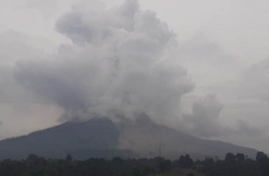 Gunung Sinabung Erupsi, Awan Panas Berjarak 1.000 Meter