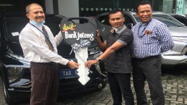 Nasabah Bank Jateng Dapat Hadiah Mobil