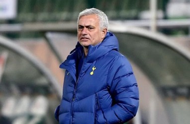 Tottenham Ingin Gaet Pelatih Wolverhampton Jika Pecat Mourinho
