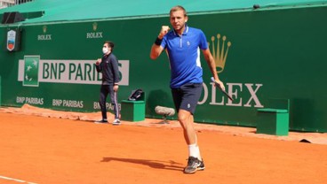 Evans Teruskan Sensasi, vs Tsitsipas di Semifinal Monte Carlo Masters