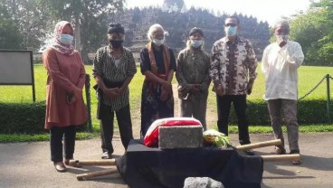 Masyarakat Serahkan Batu Dukung Pelestarian Borobudur