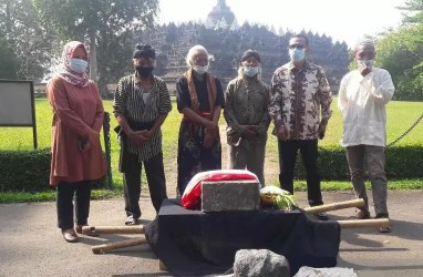 Masyarakat Serahkan Batu Dukung Pelestarian Borobudur
