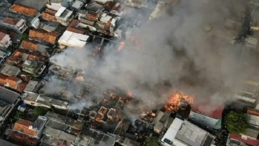 Kobaran Api Hanguskan 112 Rumah Warga di Taman Sari